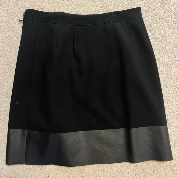 Club Monaco neoprene skirt size 6 - Picture 2 of 3